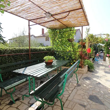 Hundefreundliches Nur 600 Meter Zum Mit Garten Und Grill Lejlighed Poreč
